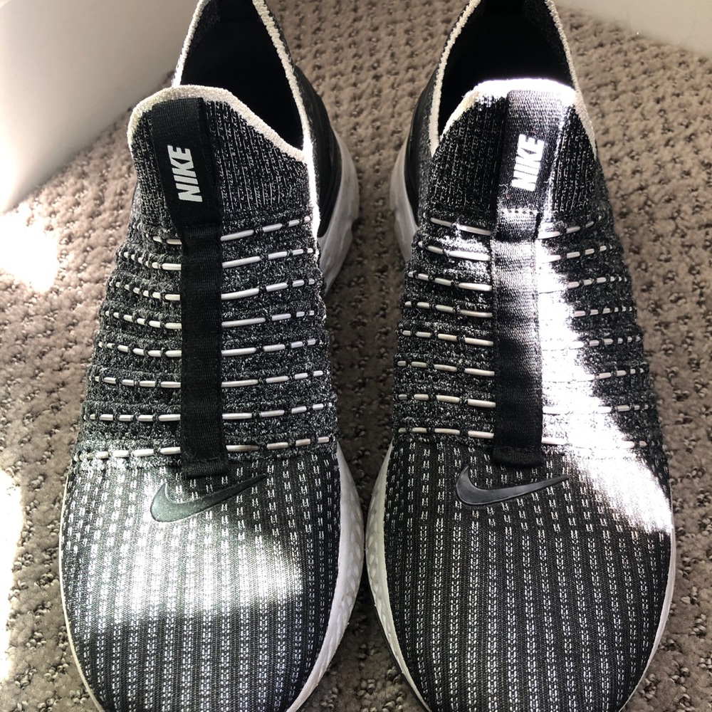 Nike and Vince bundle! Both in great condition with lots of life left!